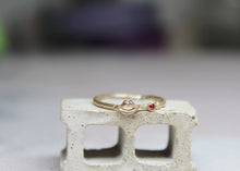 Load image into Gallery viewer, 9k solid gold tiny lips ring with hot pink zircon