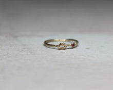 Load image into Gallery viewer, 9k solid gold tiny lips ring with hot pink zircon