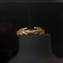 Load image into Gallery viewer, 14k solid gold  leaf ring, Nature engagement ring, Gold nature jewelry, Minimal gold ring