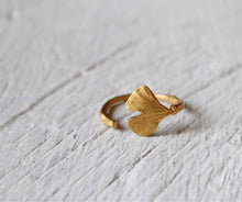 Load image into Gallery viewer, Solid gold nature ring, 14K Ginkgo leaf ring , Promise ring, Engagement ring , Gift for her