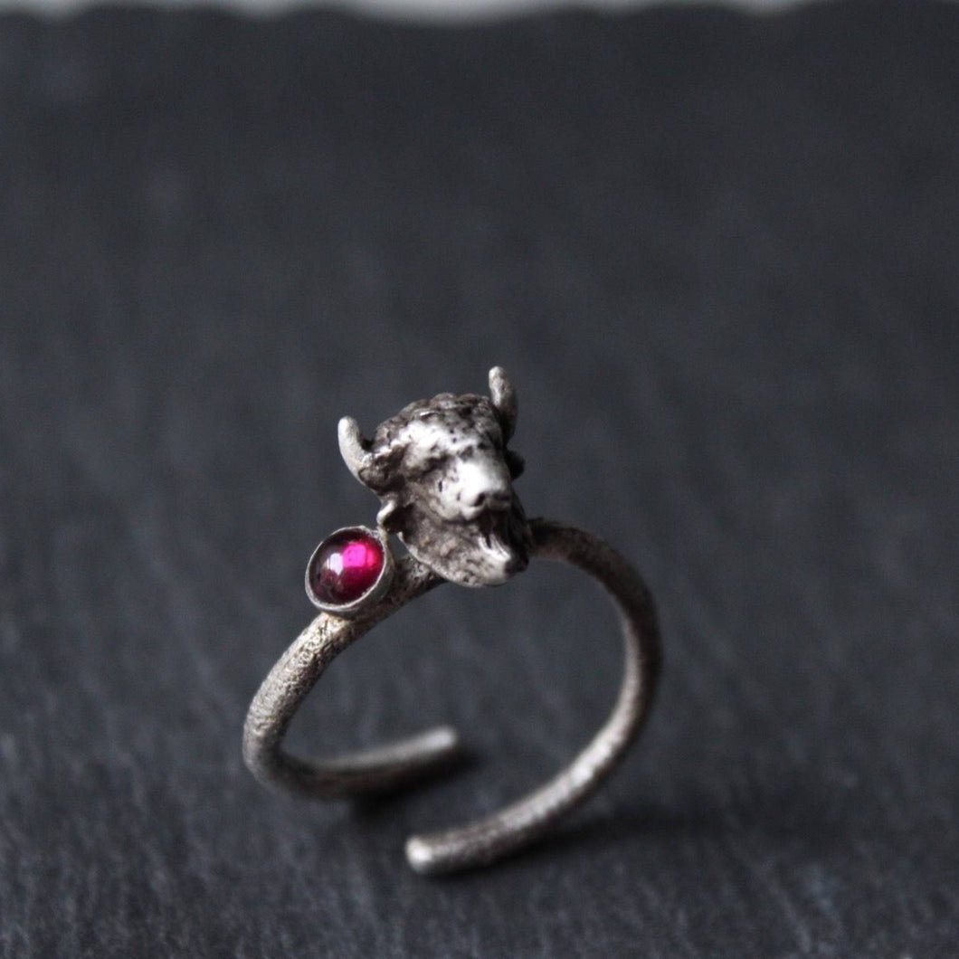 Garnet  Buffalo ring, Gemstone ring, Animal ring , Boho gothic ring, Birthstone jewelry,
