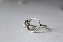 Load image into Gallery viewer, Twig Ring Sterling Silver, Open Circle Ring, Simple Flower Ring Sterling Silver