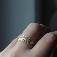 Load image into Gallery viewer, Alternative engagement ring , 14k gold leaf ring,  Leaf wedding ring,  Gift for girlfriend