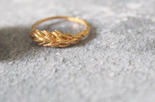 Load image into Gallery viewer, 14k solid  gold plant ring, Succulent ring, Nature engagement ring