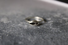 Load image into Gallery viewer, Sterling silver shell ring, Summer ring, Beach inspired jewelry
