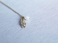 Load image into Gallery viewer, 14K solid  gold ant pendant, Ant charm necklace , Animal jewelry, Insect necklace