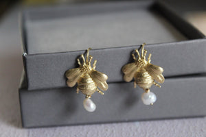14K solid gold bee earrings,  Bubble bee earrings, Pearl June birthstone jewelry, Wedding earrings