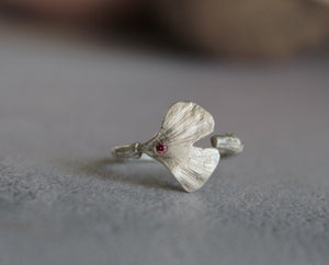 Ginkgo leaf ring with zircon, Promise ring