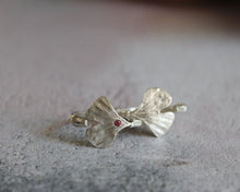 Load image into Gallery viewer, Ginkgo leaf ring with zircon, Promise ring