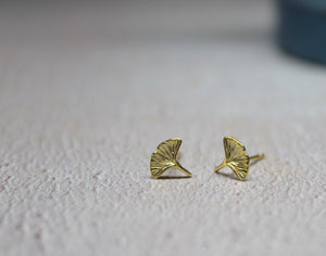 14k solid gold tiny ginkgo leaf stud earrings