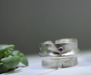 Chunky sterling silver ring with 2mm amethyst gemstone