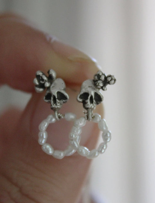 Sugar skull and pearl stud earrings in Sterling Silver